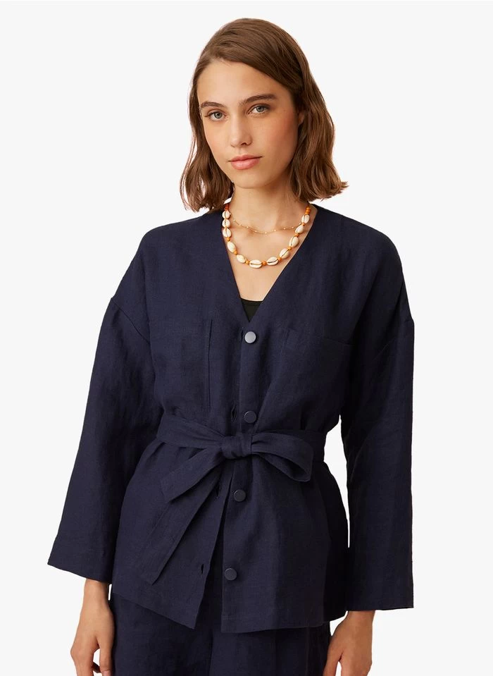 ELODIE - Linnen Jasje Met V-hals En Strikdetail | Blauw 3 ELODIE - Linnen Jasje Met V-hals En Strikdetail | Blauw