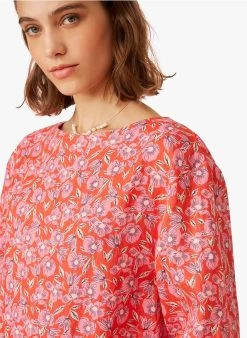 ELEANOR - Ruimvallende, Linnen Blouse Met Bloemenprint | Rood -Wilson.NL 3985267