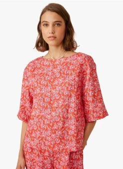 ELEANOR - Ruimvallende, Linnen Blouse Met Bloemenprint | Rood -Wilson.NL 3985269