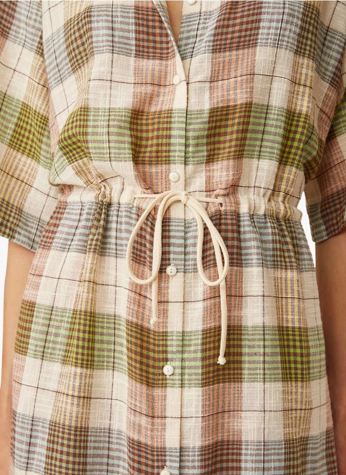 ERNESTINE - Halflange, Katoenen Jurk Met V-hals En Print | Veelkleurig 5 ERNESTINE - Halflange, Katoenen Jurk Met V-hals En Print | Veelkleurig - Image 3