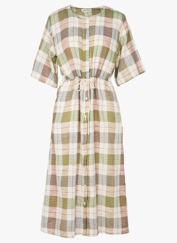 ERNESTINE - Halflange, Katoenen Jurk Met V-hals En Print | Veelkleurig 4 ERNESTINE - Halflange, Katoenen Jurk Met V-hals En Print | Veelkleurig - Image 2