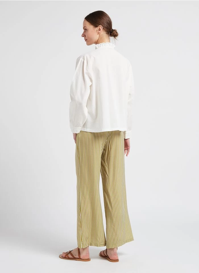 EURELIANA - Katoenen Blouse Met Opstaande Kraag En Borduursel | Wit 7 EURELIANA - Katoenen Blouse Met Opstaande Kraag En Borduursel | Wit - Image 6