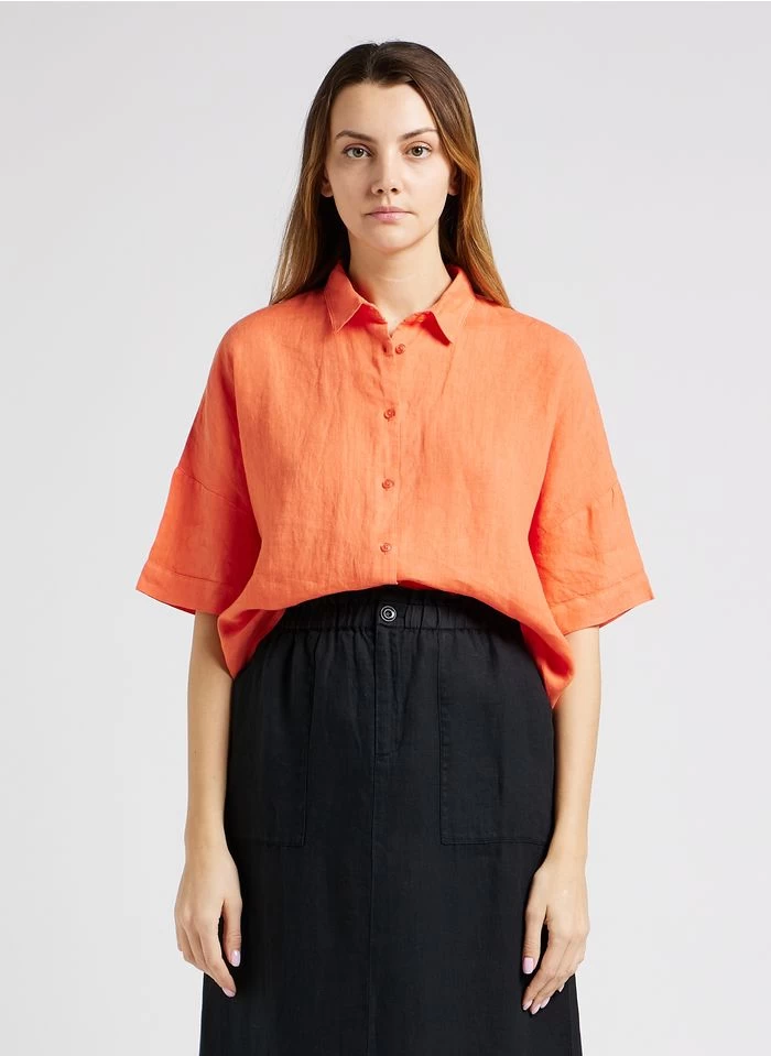 ELISA - Wijde, Soepelvallende, Linnen Blouse | Rood 3 ELISA - Wijde, Soepelvallende, Linnen Blouse | Rood