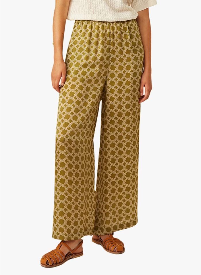 ENGELO - Lange, Soepelvallende Broek Met Print | Geel 3 ENGELO - Lange, Soepelvallende Broek Met Print | Geel